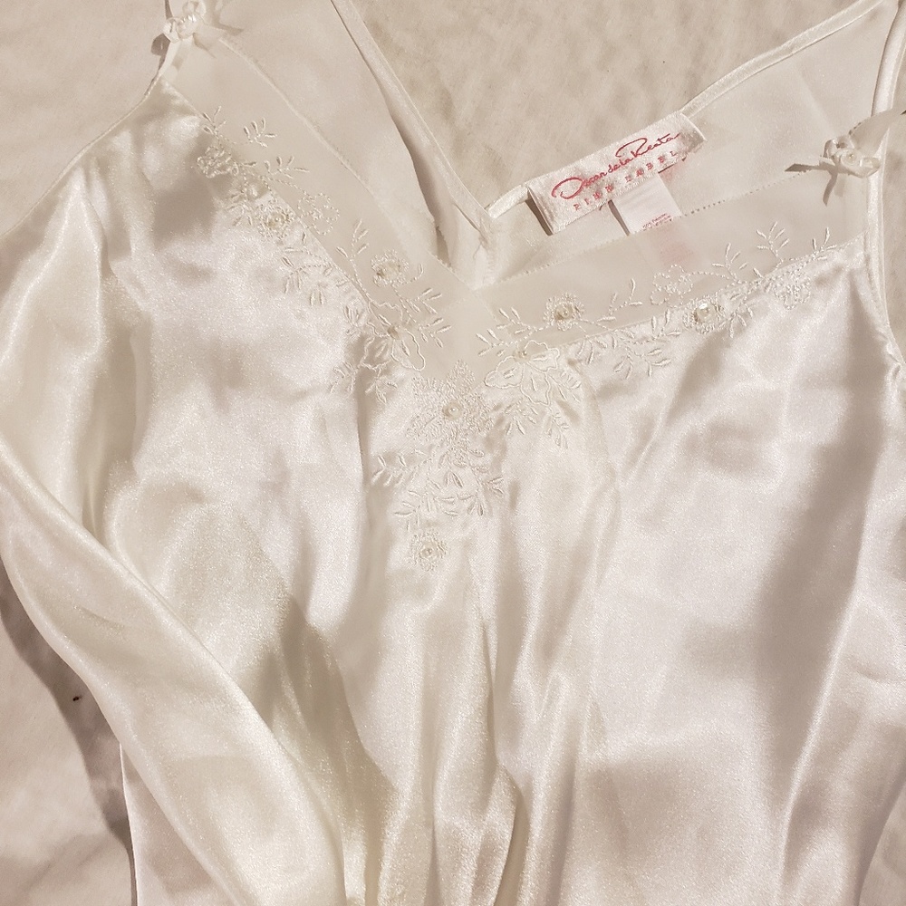 Oscar de la Renta Pink label white slip S